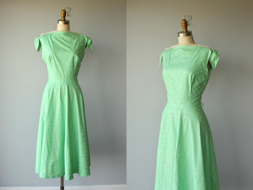 1950s dress / 50s day dress / cotton dress 1950s / mint green dress / daisy printed dress - size medium