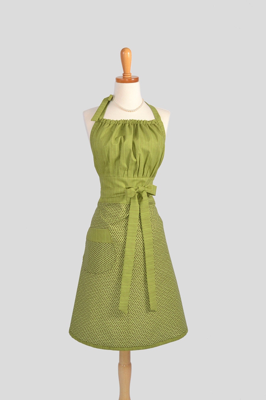 Cute Kitsch Retro Apron , Full Kitchen Womens Apron in Brown and Green Houndstooth and Stripes