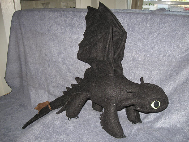 Toothless from How to Train Your Dragon - Interchangeable Tails