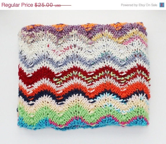 ON SALE knit baby blanket, newborn photo prop, chevron baby blanket, small knitted baby blanket