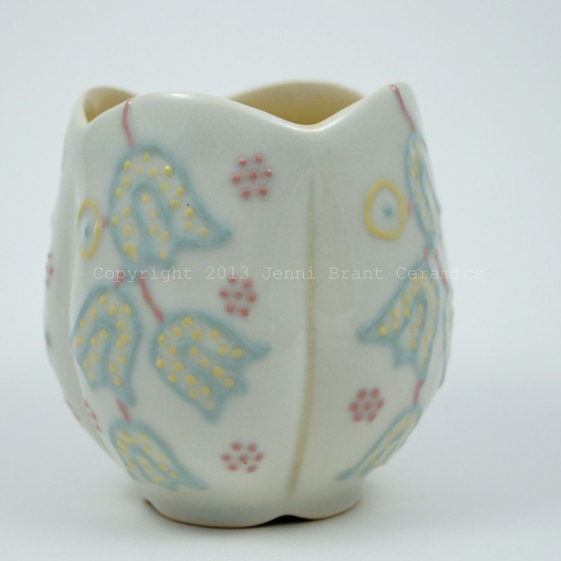 Blue Wine Tumbler with Tulips