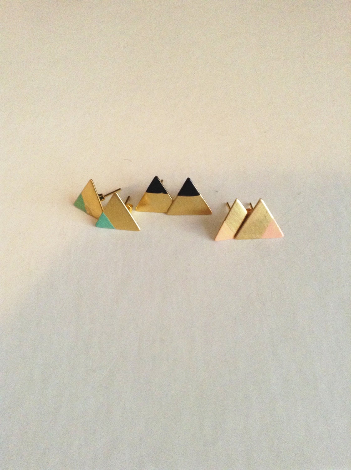 Color dipped triangle earrings