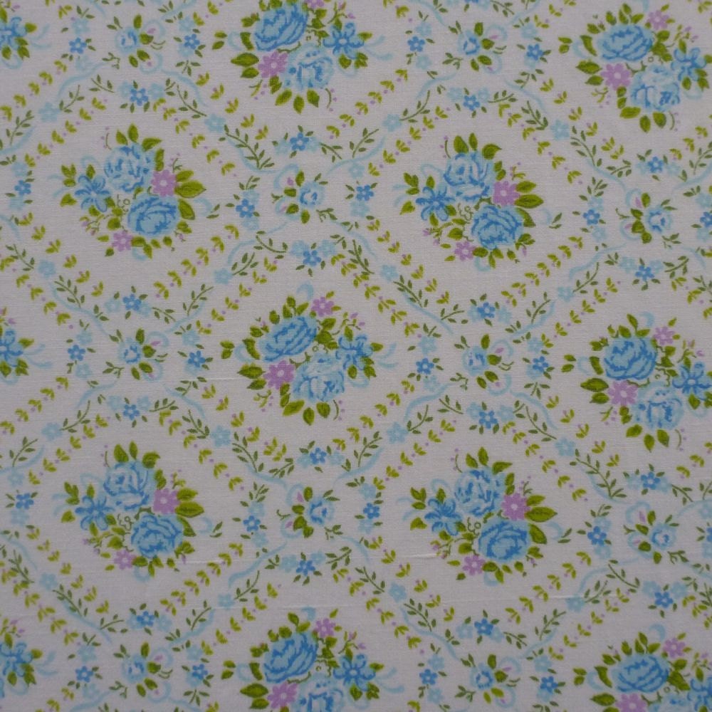 vintage fabric fat quarter (delicate tiny leaf vine floral grid in blue and violet)