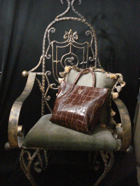 Luxe Brown Vintage Faux Alligator Guess Tote Bag Purse Accessory Chic Urban Diva