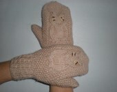 Hand-knitted beige color women gloves with knitted owl