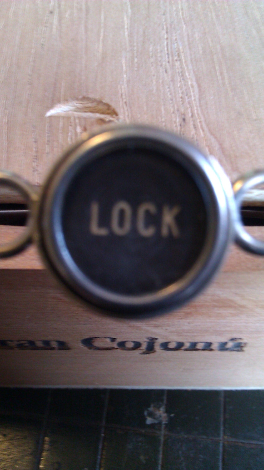Lock typewriter key bracelet