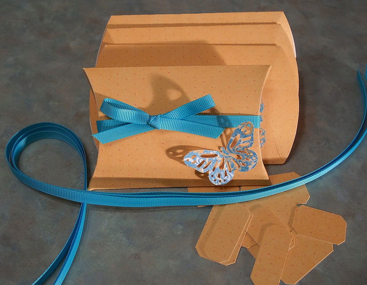 Set of 4 Pillow Boxes Gift Card Holders, plus Coordinating Mini Tags