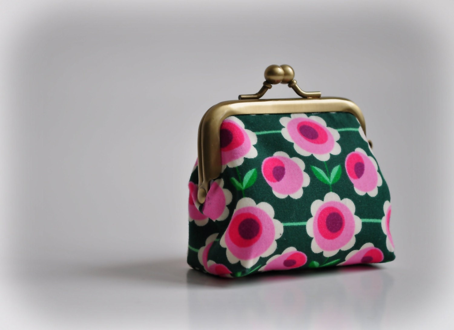 Coin Purse - Metal Frame Pouch - small - Pink poppies on Green