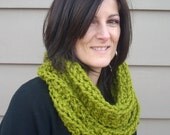 Chunky lemongrass cowl - hand knit READY TO SHIP