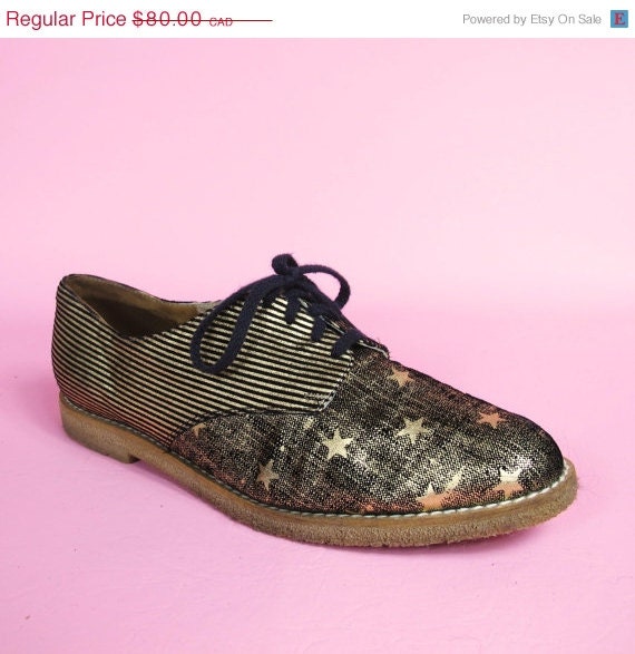 20% OFF VACATION SALE 80s Black and Gold / Stars and Stripes Leather Lace Up Oxfords (8)
