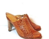 20% OFF VACATION SALE S A L E 70s Leather Wooden Clogs (6)