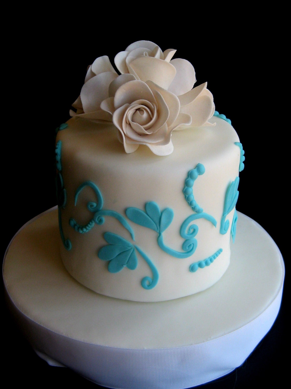 edible white sugar roses cake/cupcake toppers
