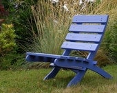 Cedar Patio Chair for Outdoor Relaxation - color: Blue Fish