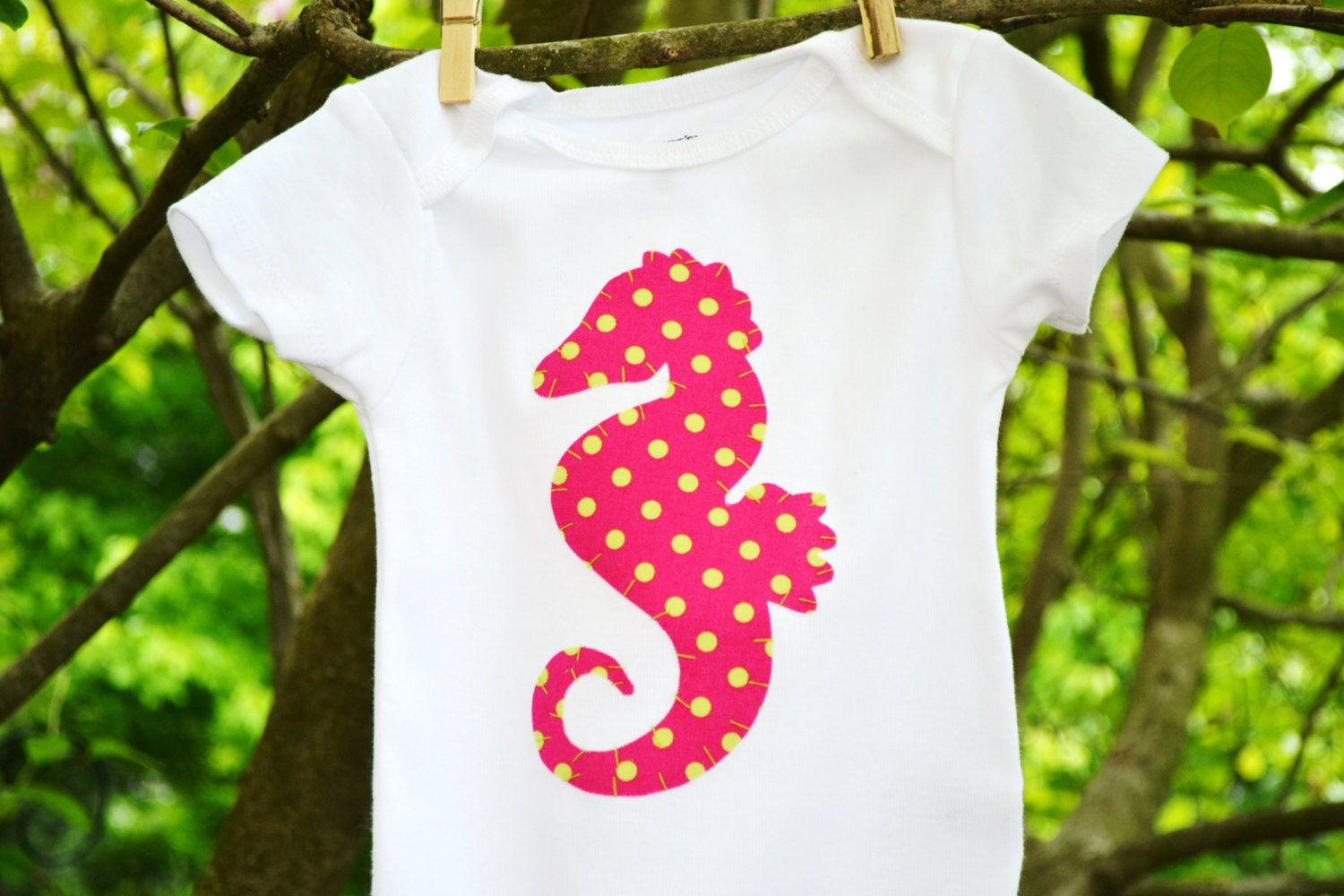 PINK & LIME SEAHORSE Applique Onesie Bodysuit Great Baby Shower Gift or New Arrival Gift