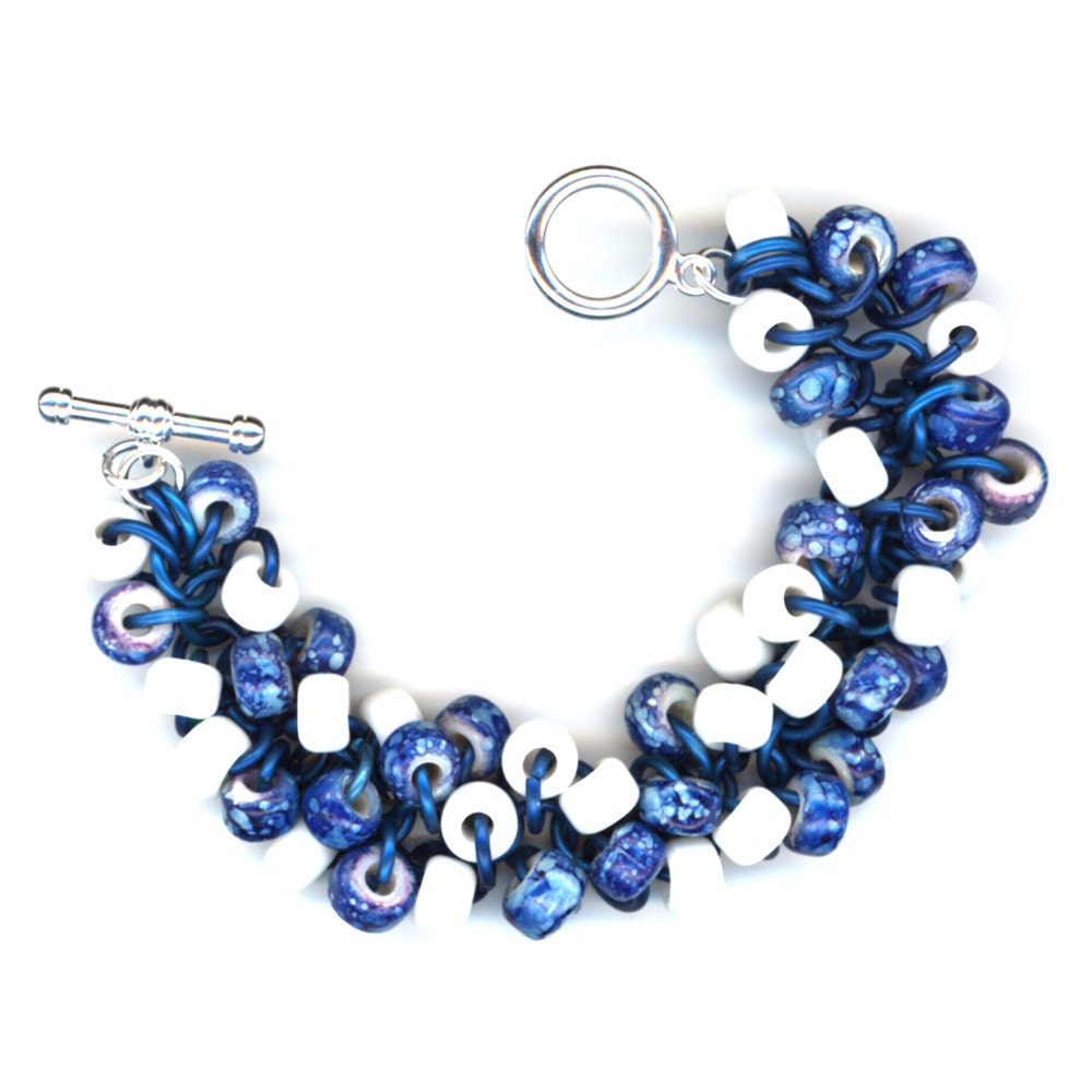 Chunky Bracelet, Floppy Beads White and Blue