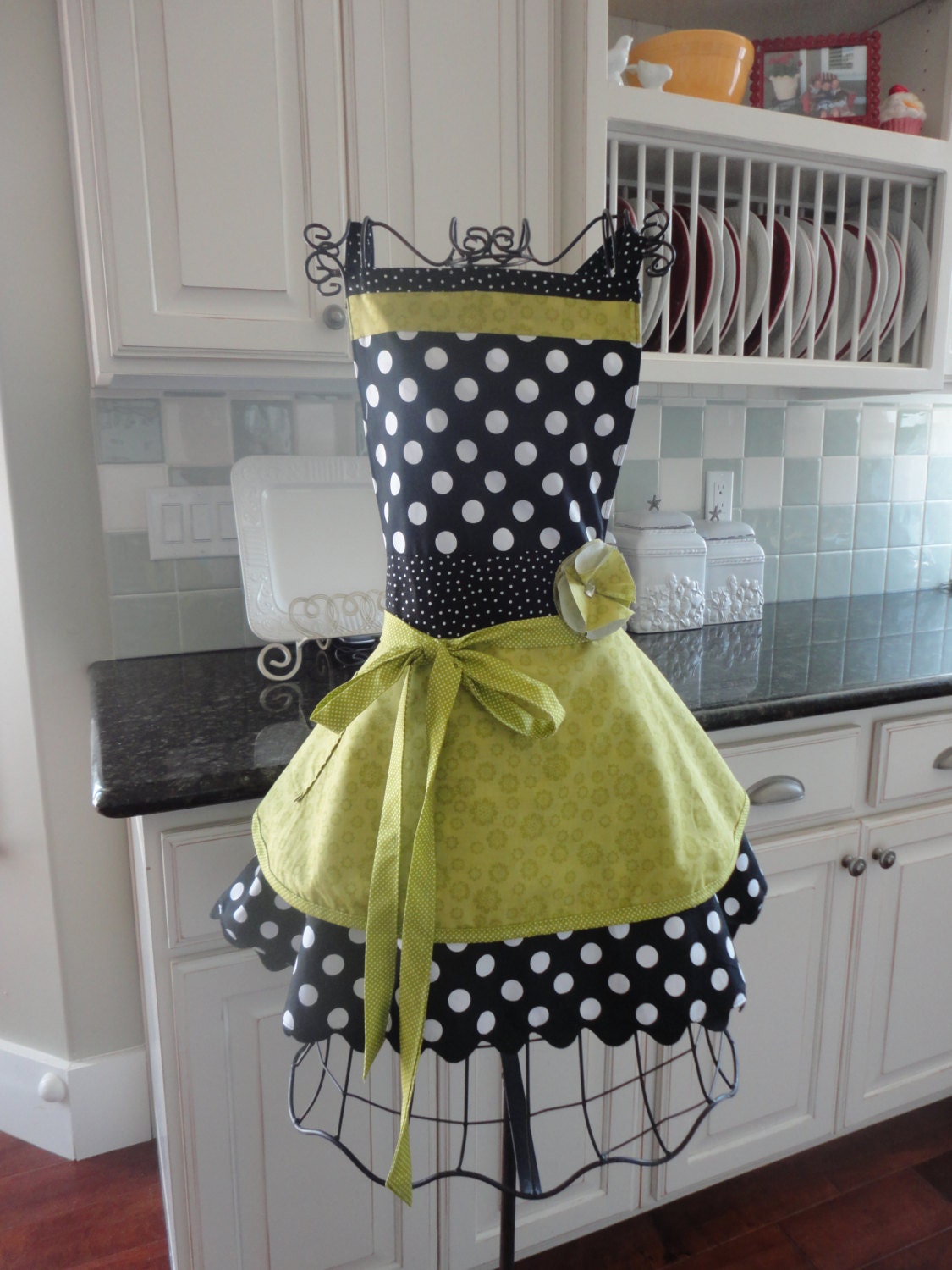 4RetroSisters "Annabelle Style"  Enchanted Garden - Pretty Retro Modern Womens Apron