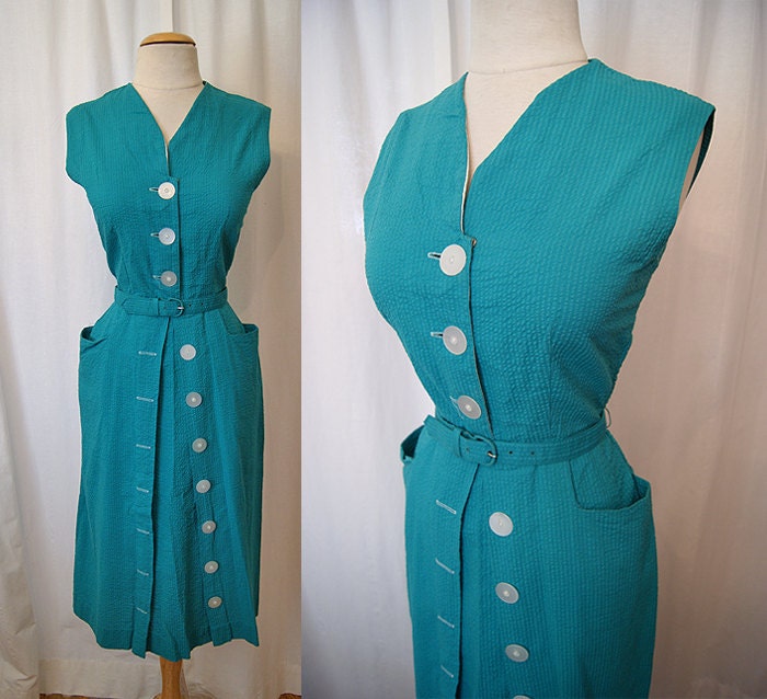 Darling 1940's / 1950's textured teal cotton day dress with large white buttons vlv rockabilly spring - size Small