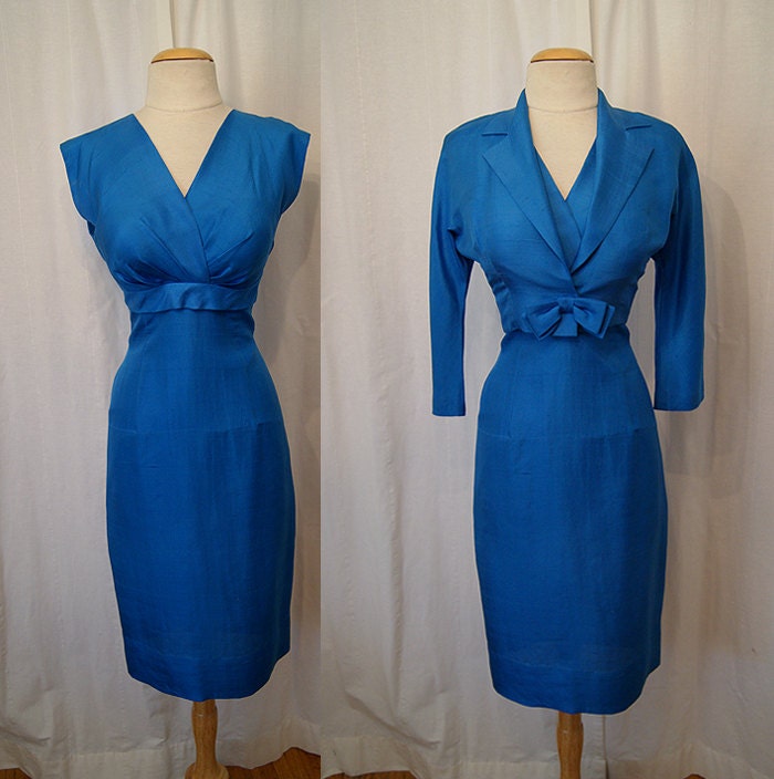 Chic 1950's bright blue silk cocktail wiggle dress with matching cropped jacket rockabilly timeless classic - size Medium
