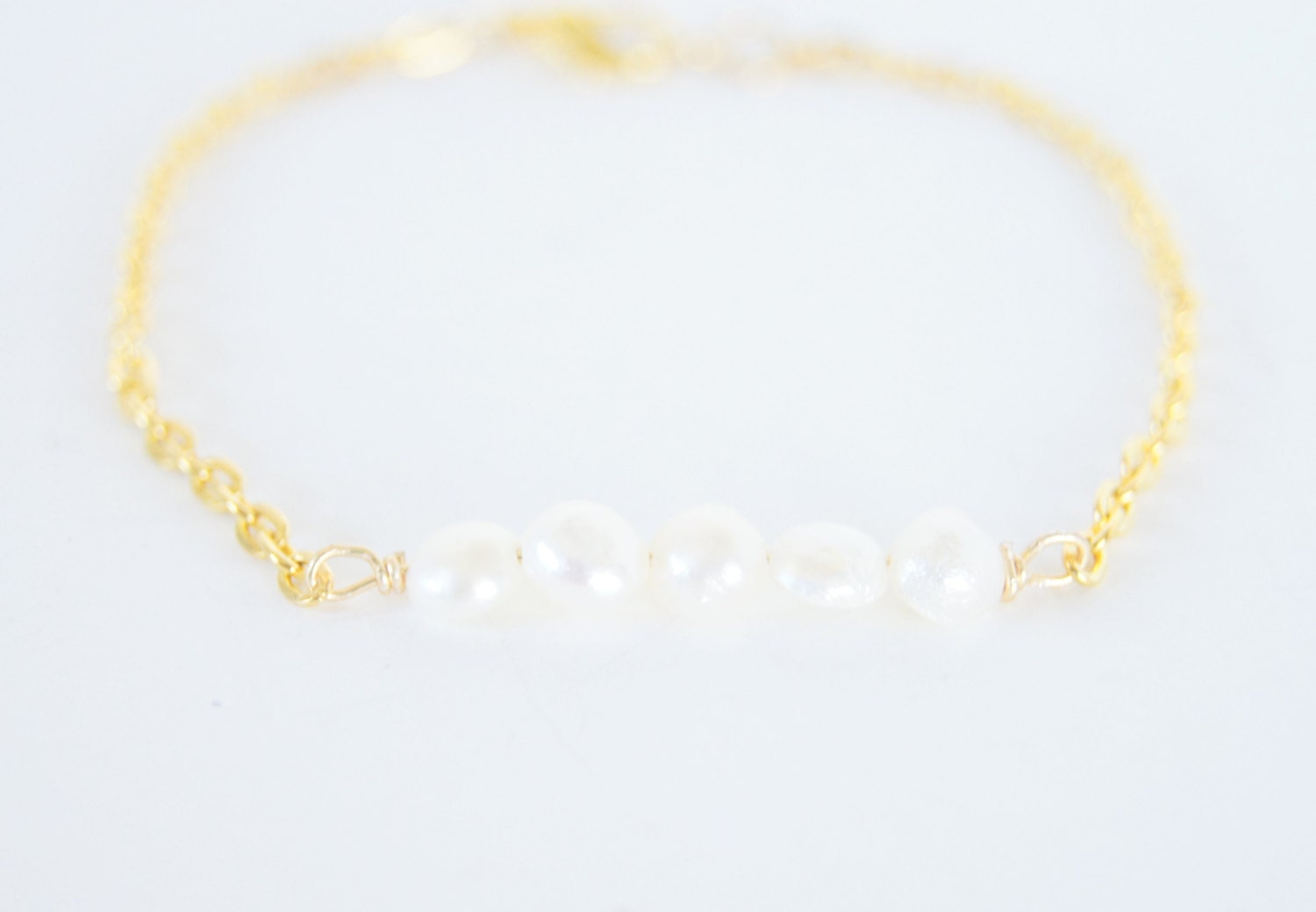 White Freshwater Pearls Gold Plated Dainty Bracelet, Bridal Jewelry, Elegant, Bridesmaids, Women's Fashion