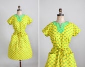 Vintage 1960s Dress : 60s Swirl Novelty Print Wrap Dress