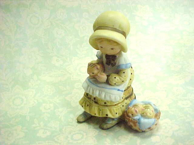 Vintage Holly Hobbie Little Girl With Kitty Cat Darling Figurine Collectible
