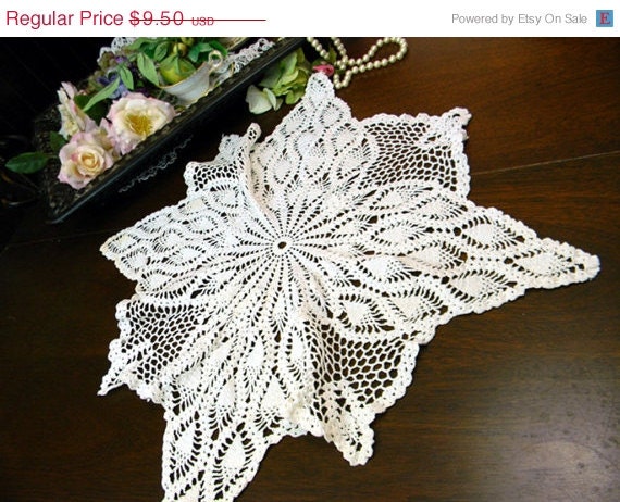 ON SALE White Crochet Lacy Doily - Pineapple Patterned - Vintage Crochet Linens 9853