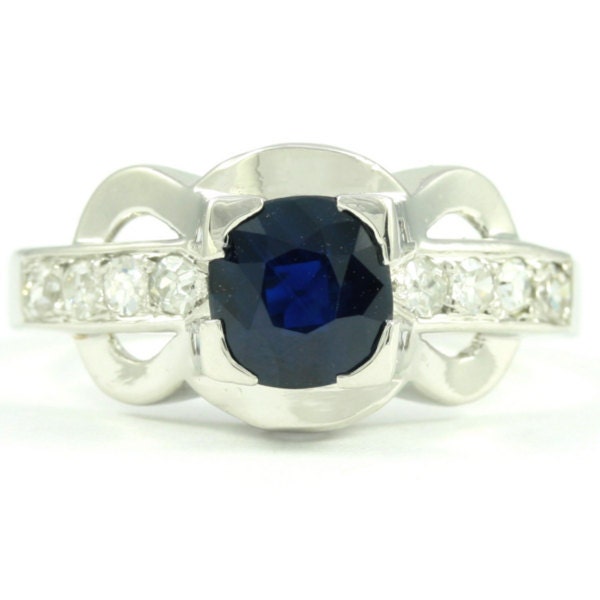 Velvet blue sapphire estate ring diamonds French Contemporary jewelry