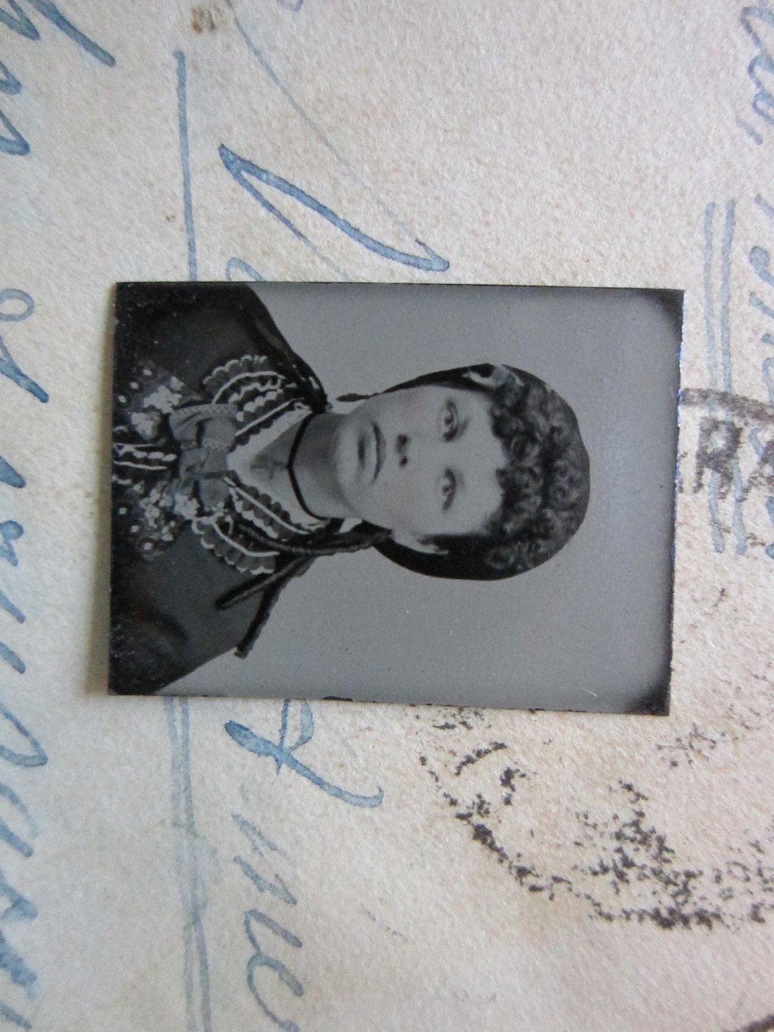 miniature GEM tintype photo - woman in ruffled bow collar with cross necklace - GTE02