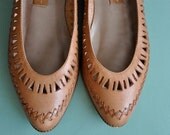 Vintage Woven Tan Leather Flats by Etienne Aigner sz. 6M