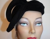 SIZZLING MAY SALE Reduced - Le Beret Exquisite - New Look Late 40s 'Jacques Costet' Black Felt/Velvet Constructed Beret Cap