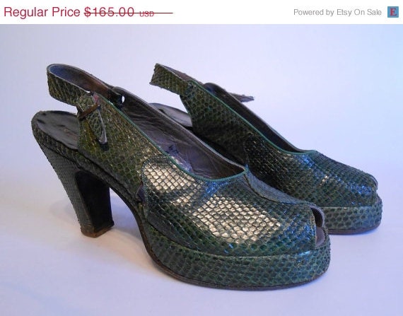 SIZZLING MAY SALE Green Hills of England - WW2 1940s Dark Green Snake Skin Slingback Platform Heels - 6