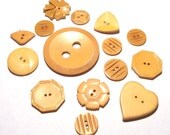VINTAGE Butterscotch Bakelite Buttons BAKELITE Buttons Catalin Fifteen (15) Butterscotch Bakelite Buttons Vintage Button Destash (Y81)