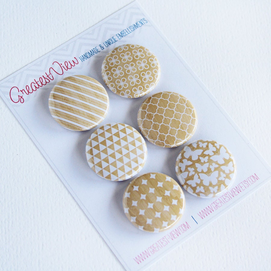Woodgrain Style Badges