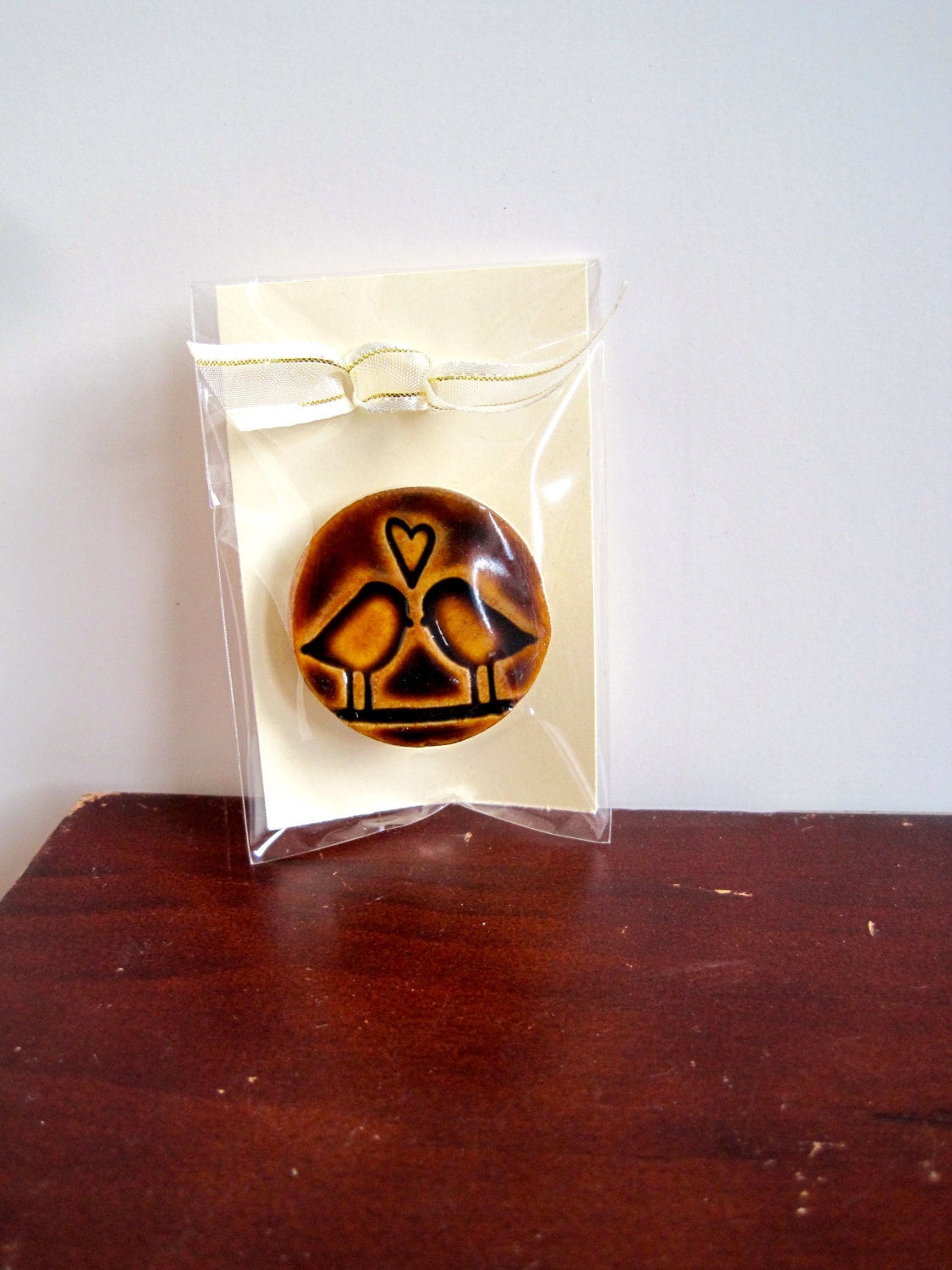 Wedding Favor - Sweetheart Lovebirds Stoneware Keepsake Magnet for your guests