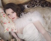 GLAMOUR Ivory Ostrich and Marabou Feather Stole Shrug with Rhinestone Brooch