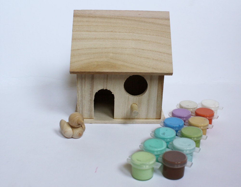 Wooden Bird House- Unpainted Wood Birdhouse / Feeder. Includes Bird 