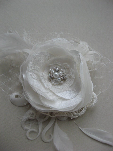 Ivory Wedding hairpiece - Bridal Hair accessories -  flower feather fascinator - lace rhinestone crystal pearls bridal accessory netting