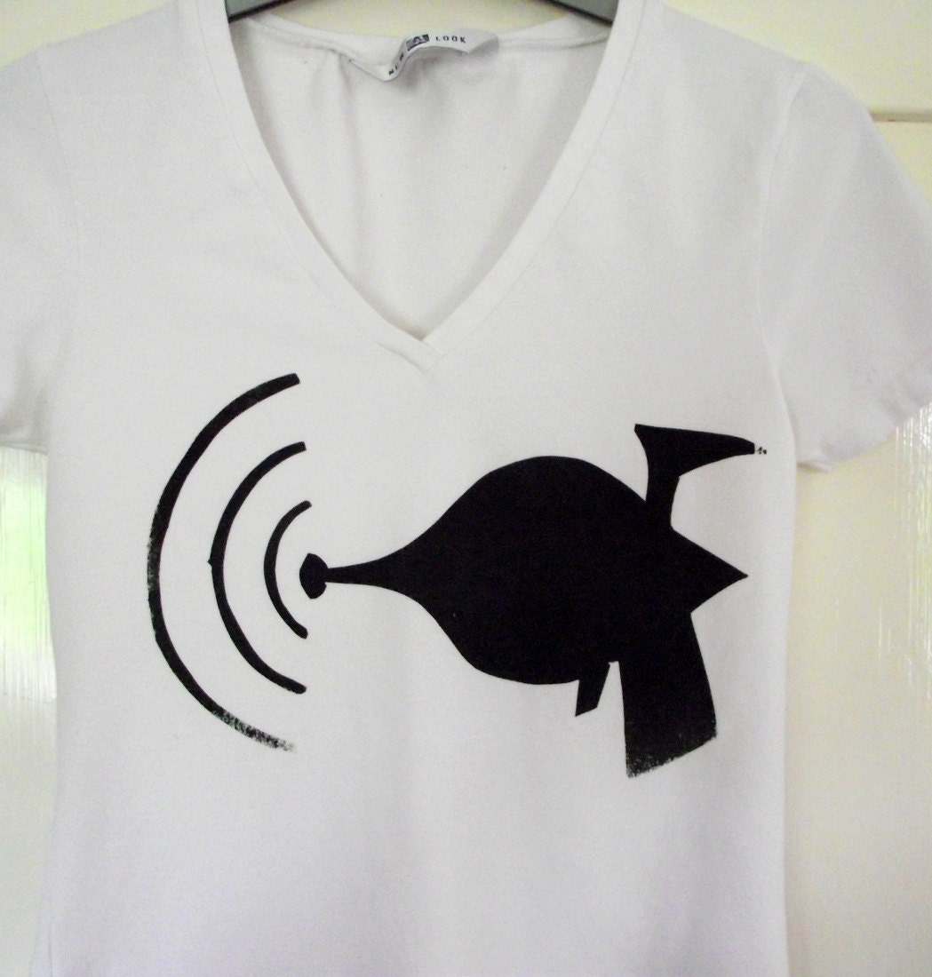Ray Gun Ladies Screen Print Upcycled V Neck TShirt UK 10 White Cotton