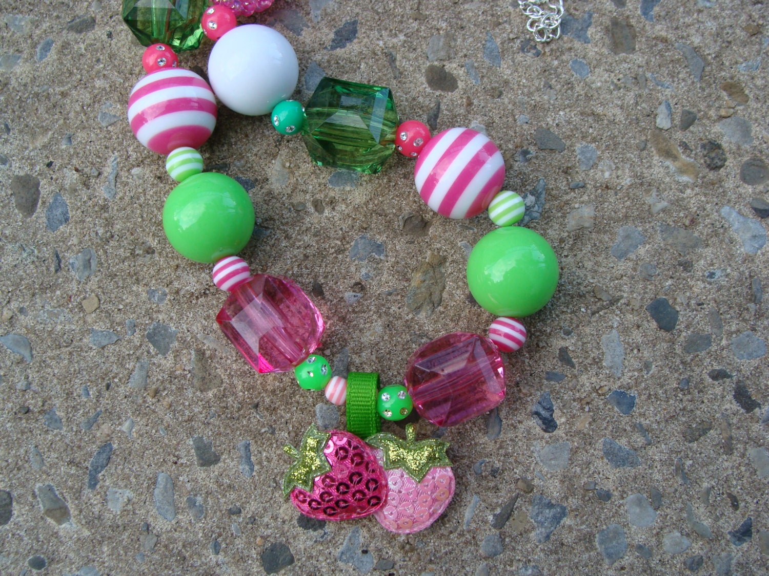 Pink and Green Children's Necklace, Chunky Necklace, Bow Necklace, Kids Necklace, Beaded Necklace, Child Girls Necklace