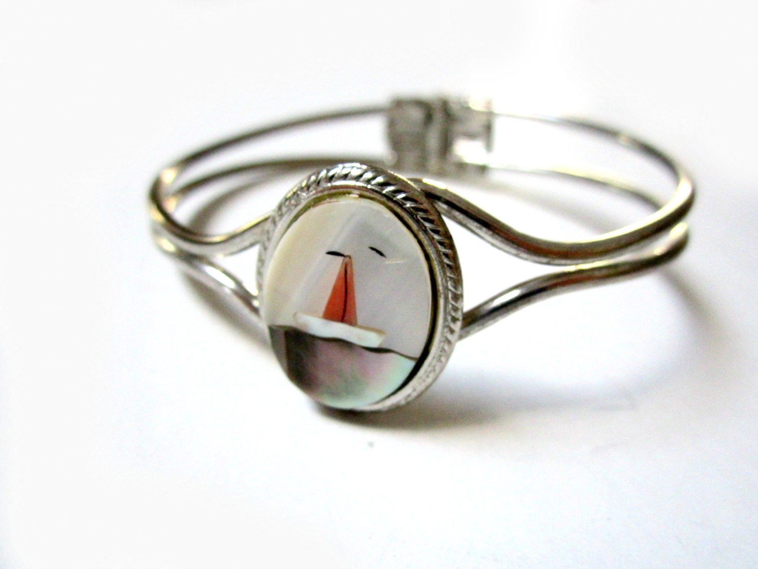 Vintage Silvertone Clamp Clamper Inlaid Shell Sailboat Bracelet