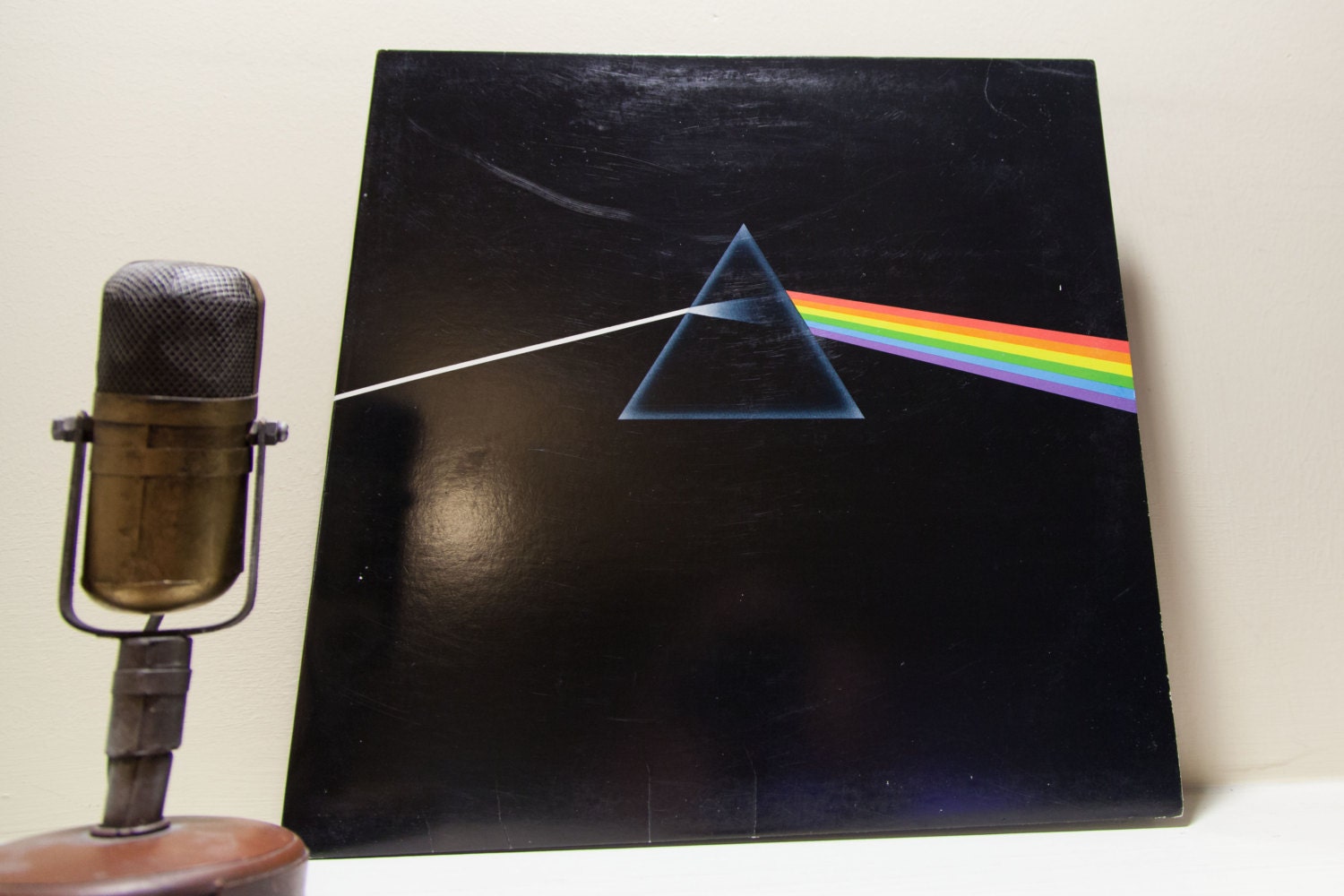 Pink Floyd Vinyl Record Album 1970s British Rock "Dark Side of the Moon" (Original 1973 Harvest - no extras)