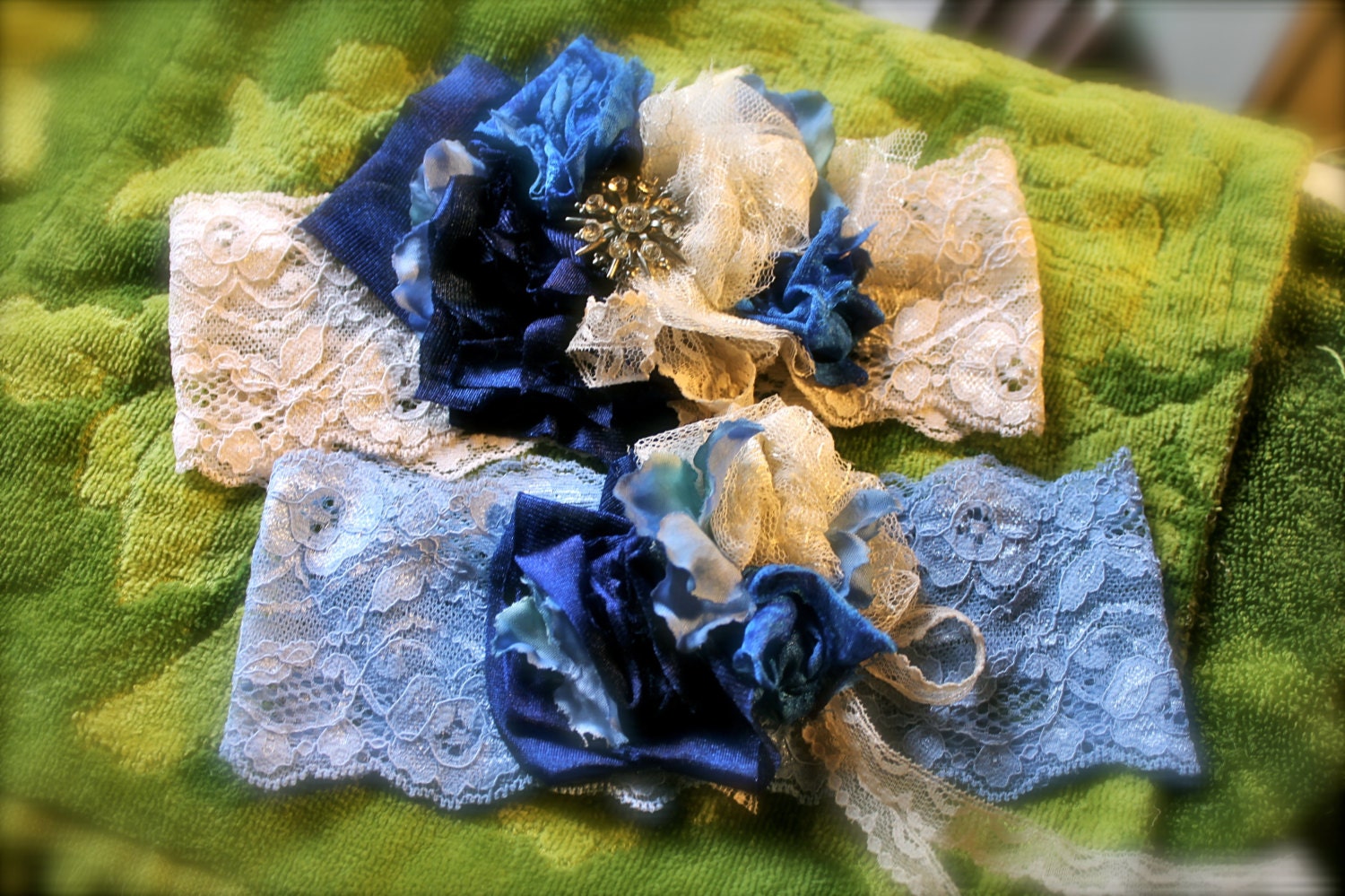 Custom Cupcake Garter set- garter and tosser- Made to order