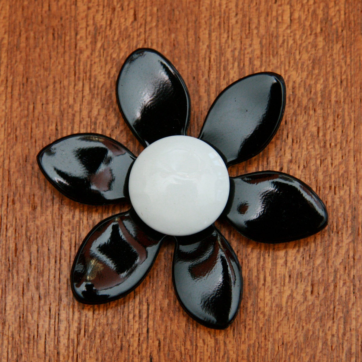 Vintage 60s Black and White Plastic Daisy Brooch