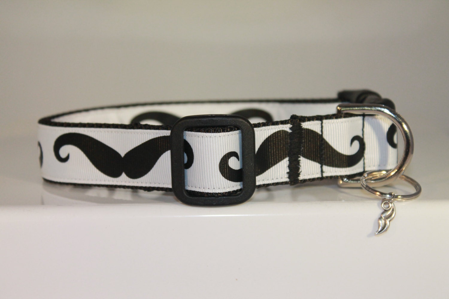 Large 1" Mustache Collar