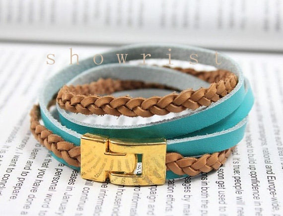 Beige and turquoise leather bracelet in gold cuff closure TS185