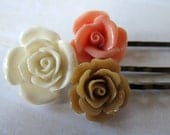 Floral hair pins in romantic, shabby chic pinks and creams