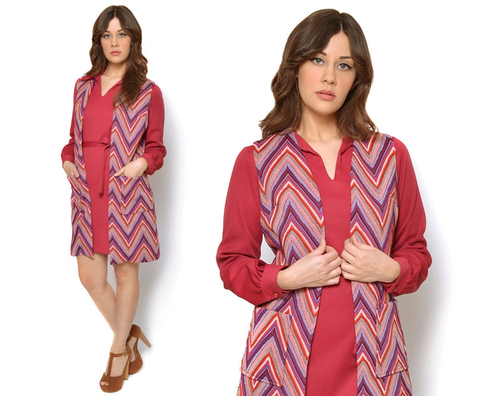 70s Sleeveless Vest Red Purple Zig Zag Knit Chevron Stripes Long Vest Jacket Missoni Pockets 1970s Hippie / Size S M Small Medium