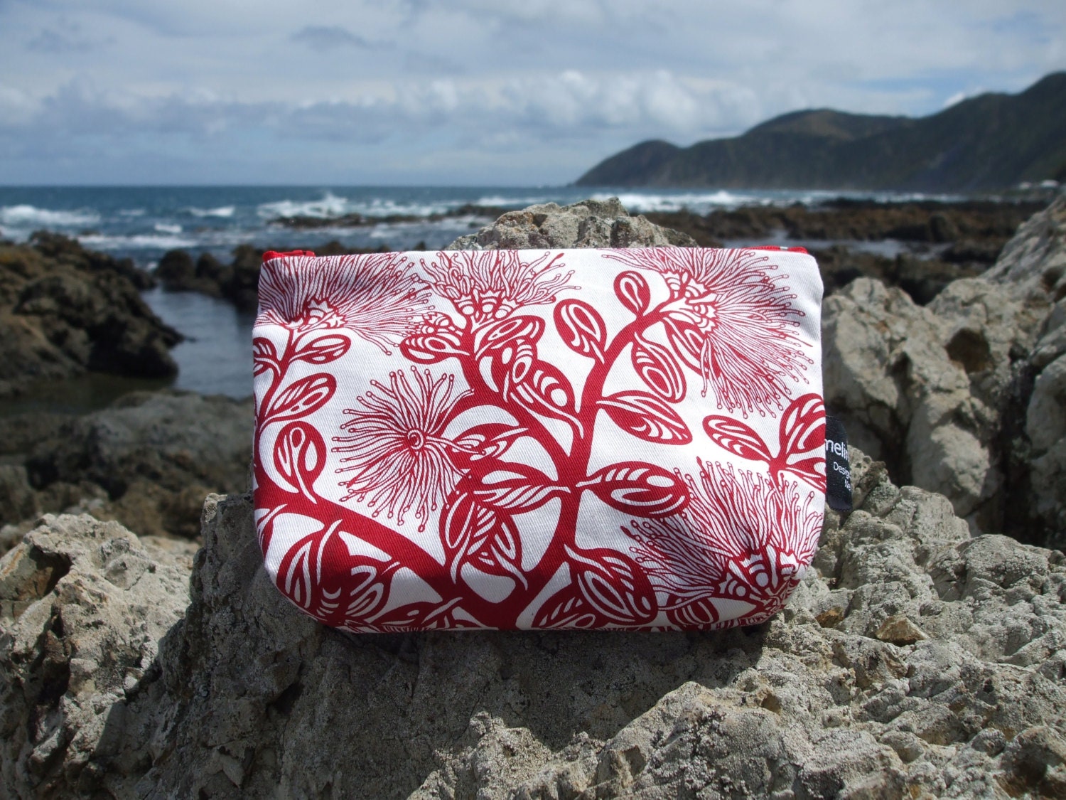 Pohutakawa make up purse