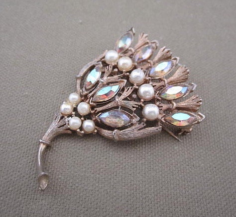 Large Vintage Flower Fan Rhinestone Brooch