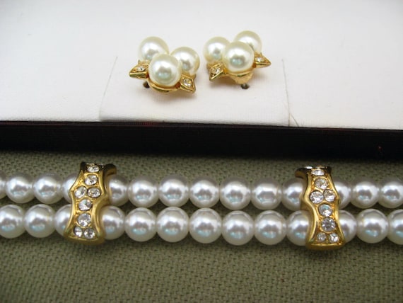 Double Strand Vintage Pearl Rhinestone Bracelet Earrings Set Original Box